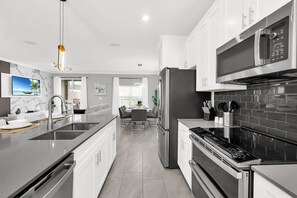 微波爐、烤箱、爐台、洗碗機