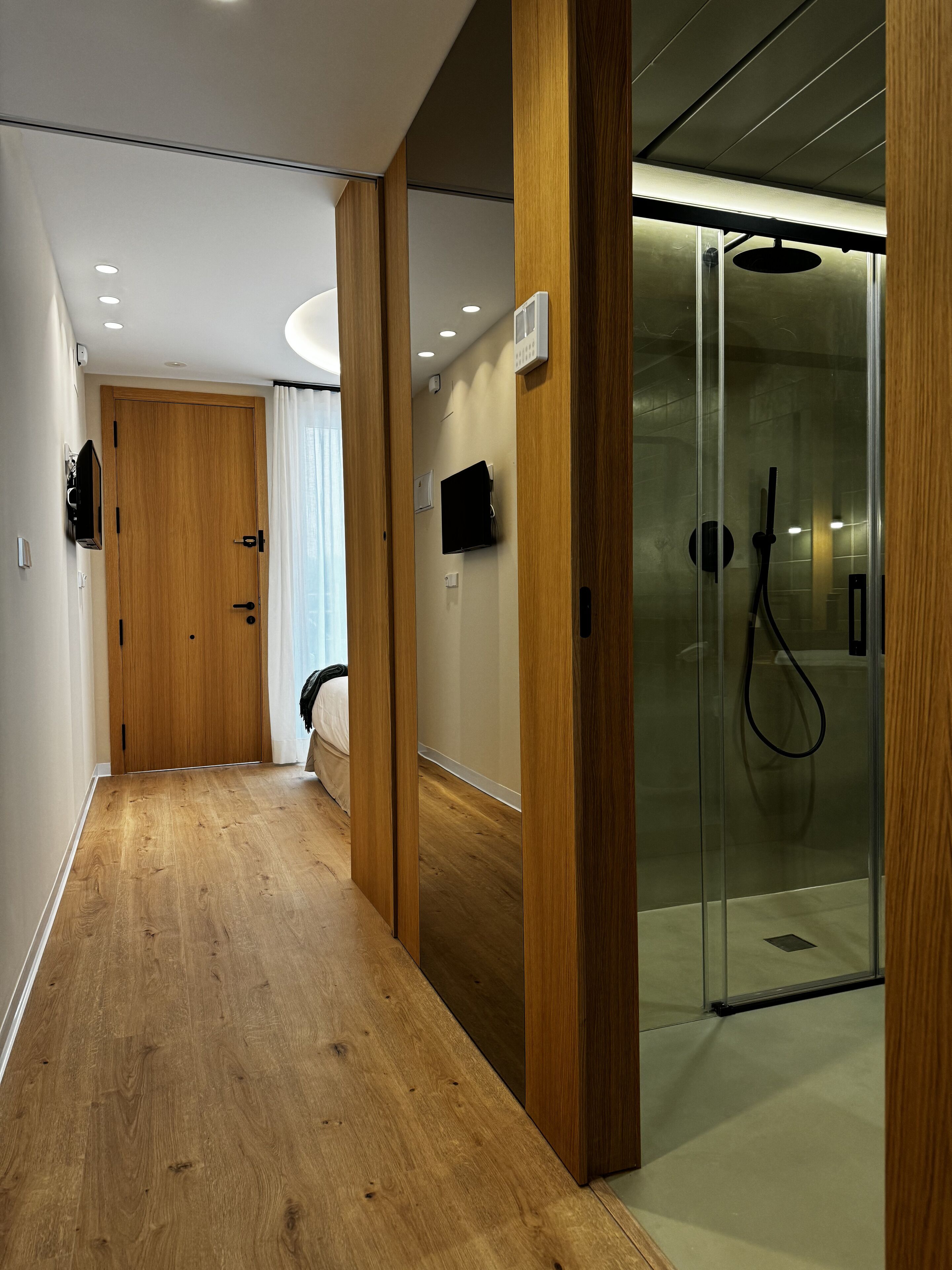 1 slaapkamer, een strijkplank/strijkijzer, gratis wifi, beddengoed