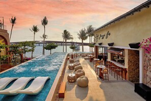 Outdoor pool - Venice Hotel Phu Quoc (Phu Quoc)