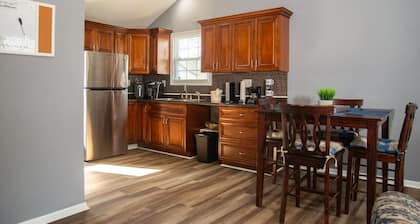 Large 2 bedroom | Queen beds | Safe Area