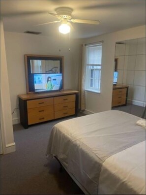 6 室のベッドルーム、WiFi、ベッドシーツ