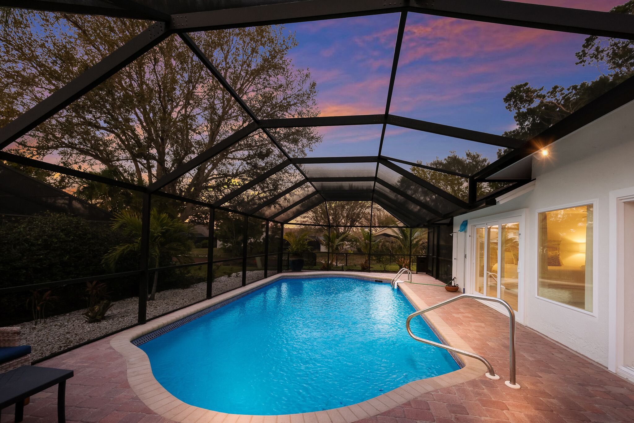 Lämmitetty uima-allas