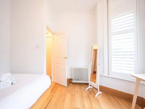 1 quarto, ferros/tábuas de passar roupa, Wi-Fi de cortesia