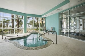 Piscine couverte, piscine extérieure
