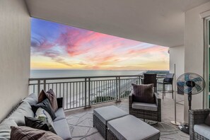 Property grounds - Gorgeous Oceanview 3BR Luxury Condo - "Latitude" (Gulfport)