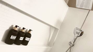 Towels, soap, shampoo, toilet paper