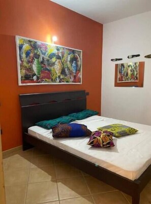 1 bedroom, desk, free WiFi, bed sheets