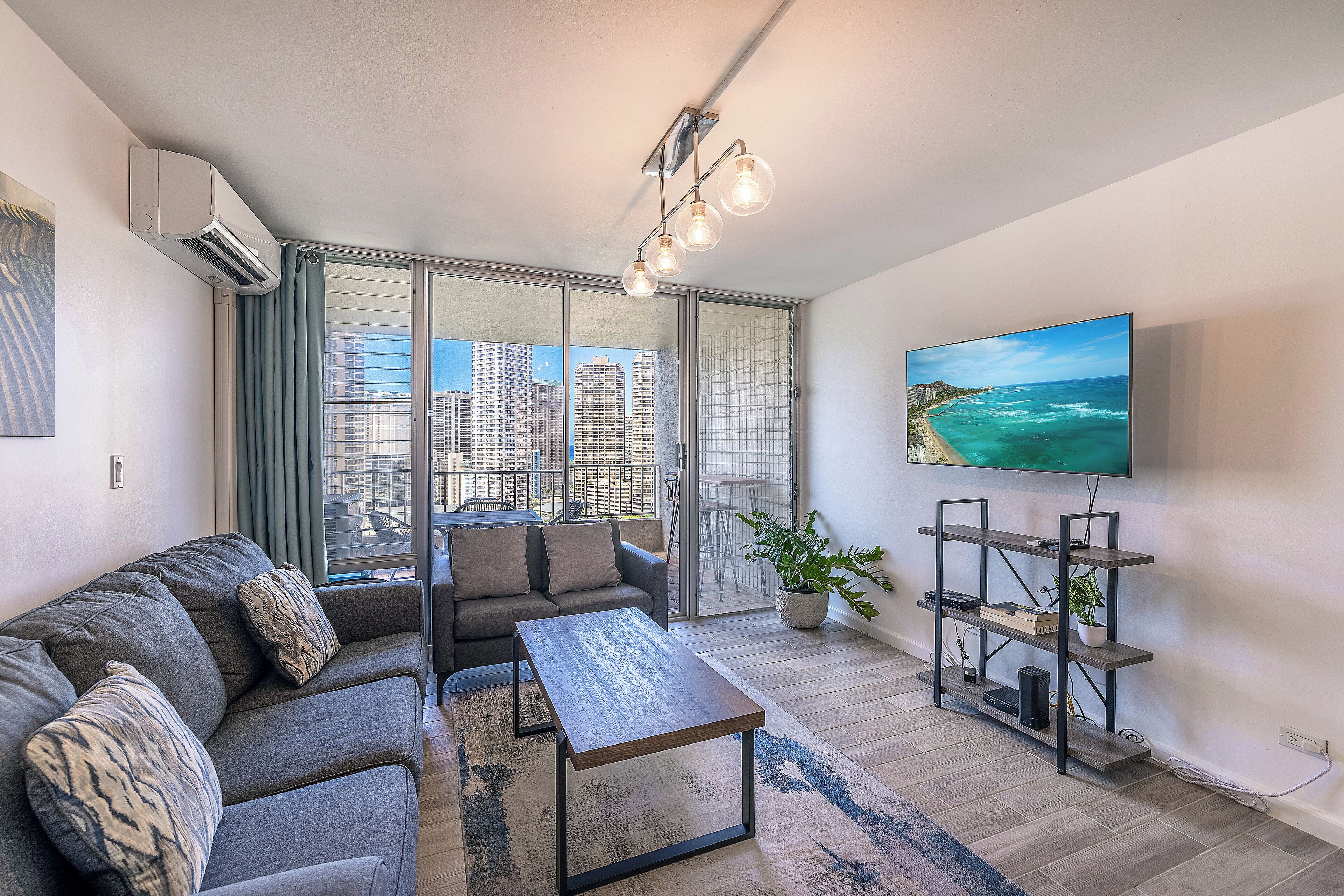 Ocean & Canal View 1 BDRM Condo w/AC/Washer and Dryer/Parking Included!