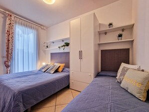 2 chambres, accès à Internet, literie fournie