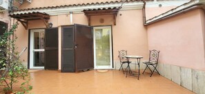 Outdoor dining - La Casetta con giardino al Pigneto (Rome)