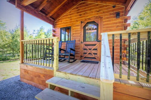 The Pines – New! – Menominee River Tiny Cottage