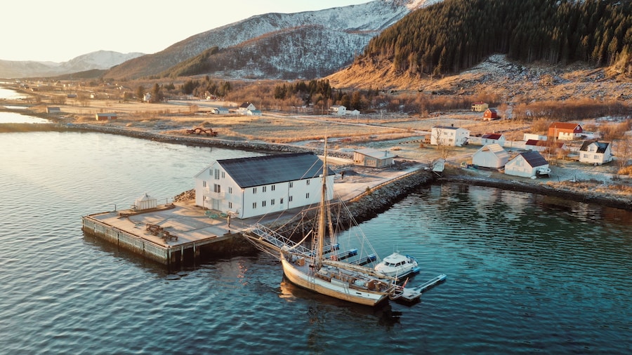 Arctic Ocean Lodge
