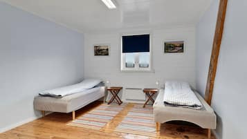 Premium bedding, down duvets, free WiFi, bed sheets