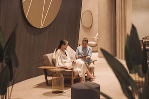 Sauna, hot tub, steam room, body treatments, hydrotherapy
