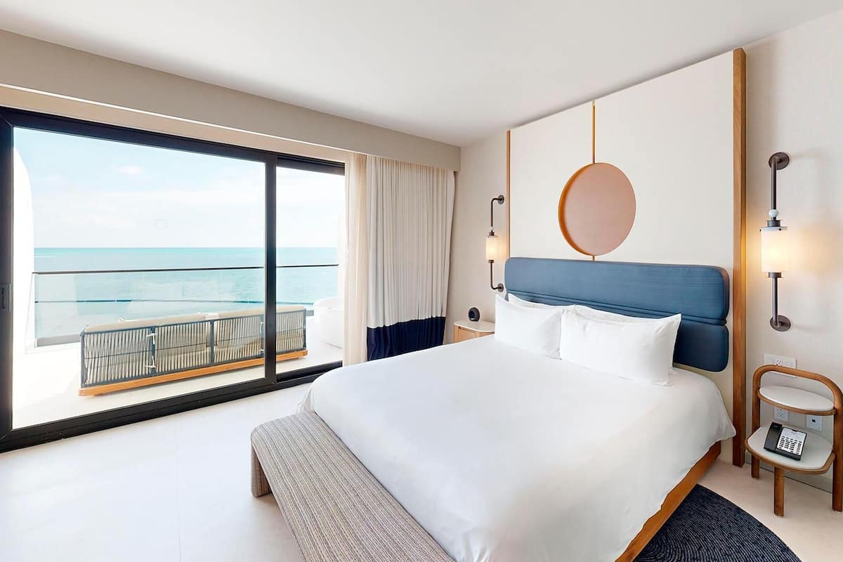 Free minibar, in-room safe, desk, blackout drapes