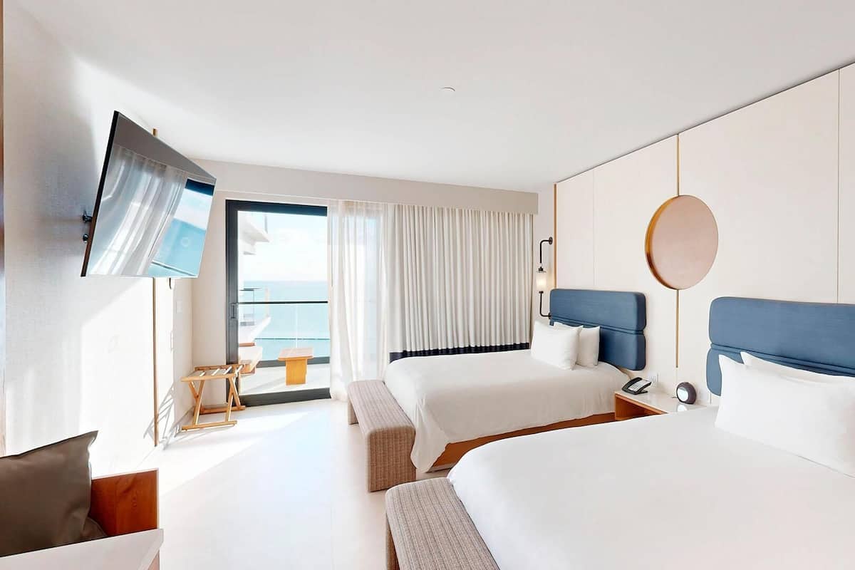 Free minibar, in-room safe, desk, blackout drapes