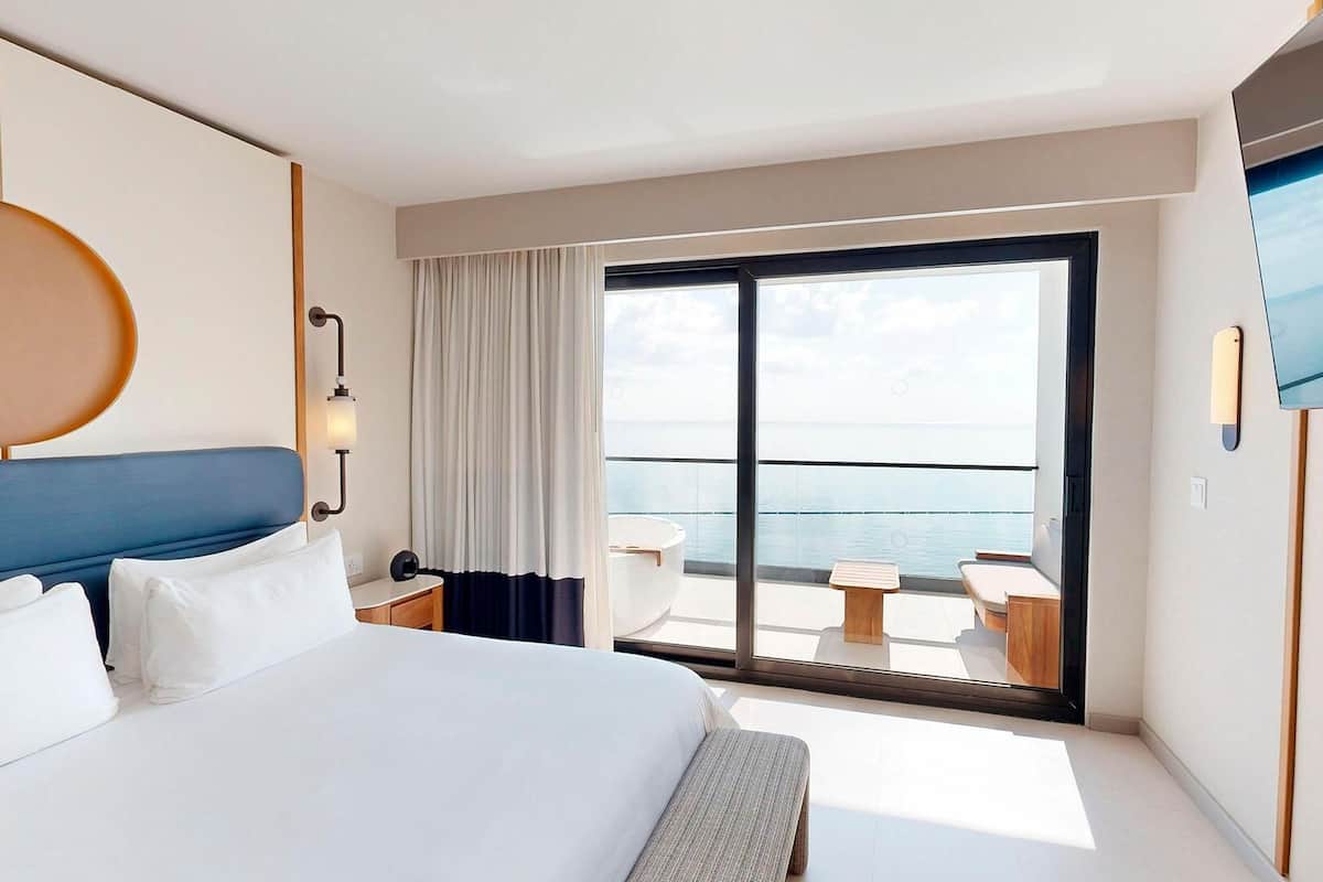 Free minibar, in-room safe, desk, blackout drapes