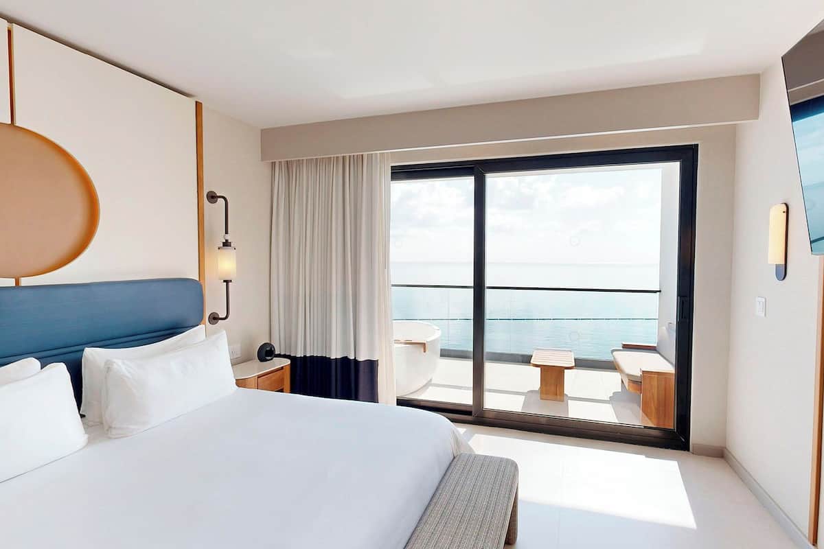 Free minibar, in-room safe, desk, blackout drapes