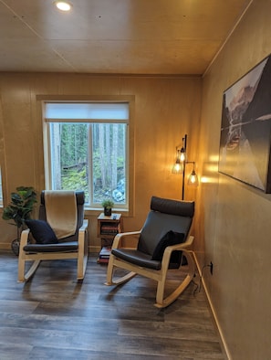 Casa rural Deluxe, vistes al complex turístic | Sala d'estar | Televisor intel·ligent i llar de foc