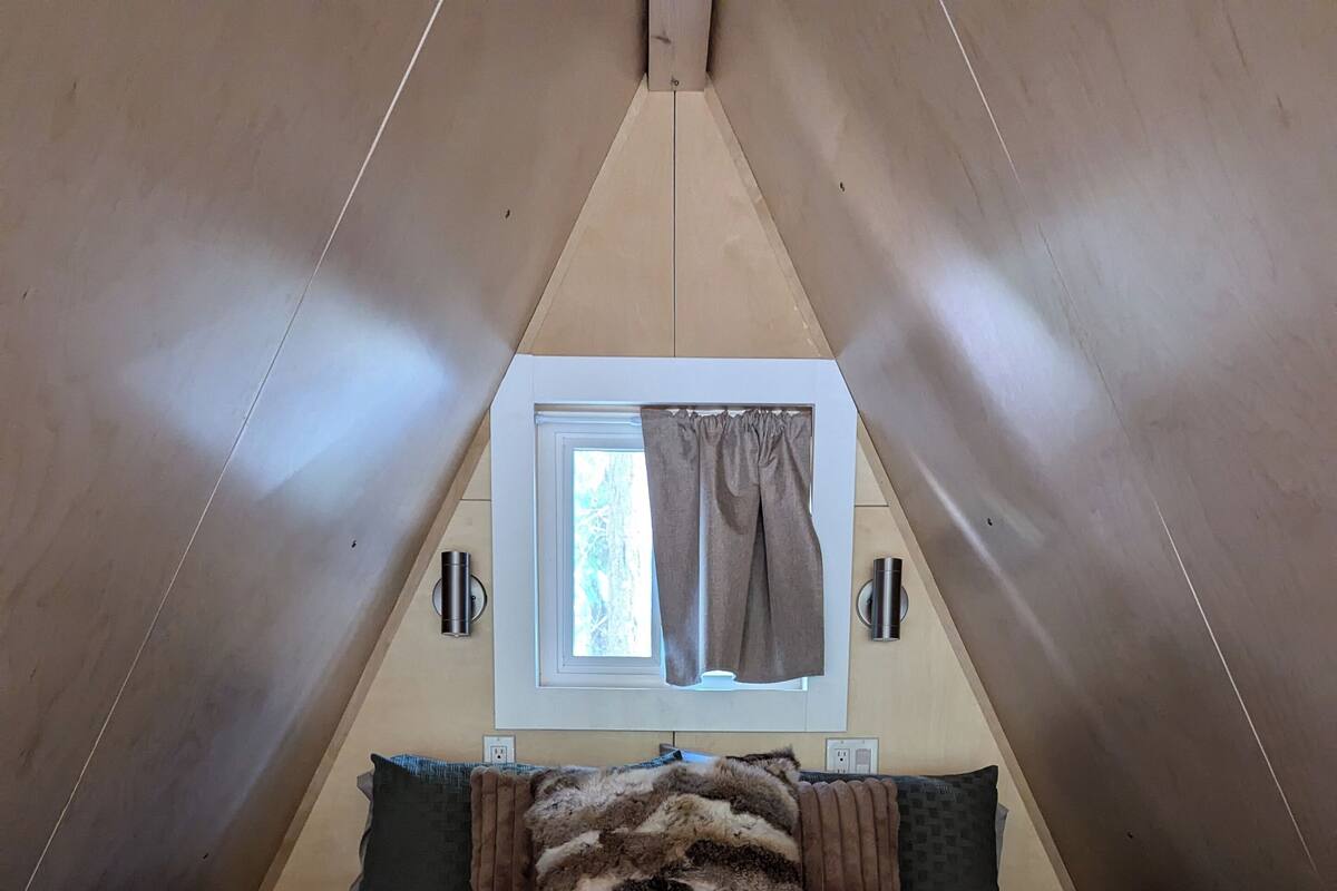 On the Rocks | WiFi (free), bed sheets