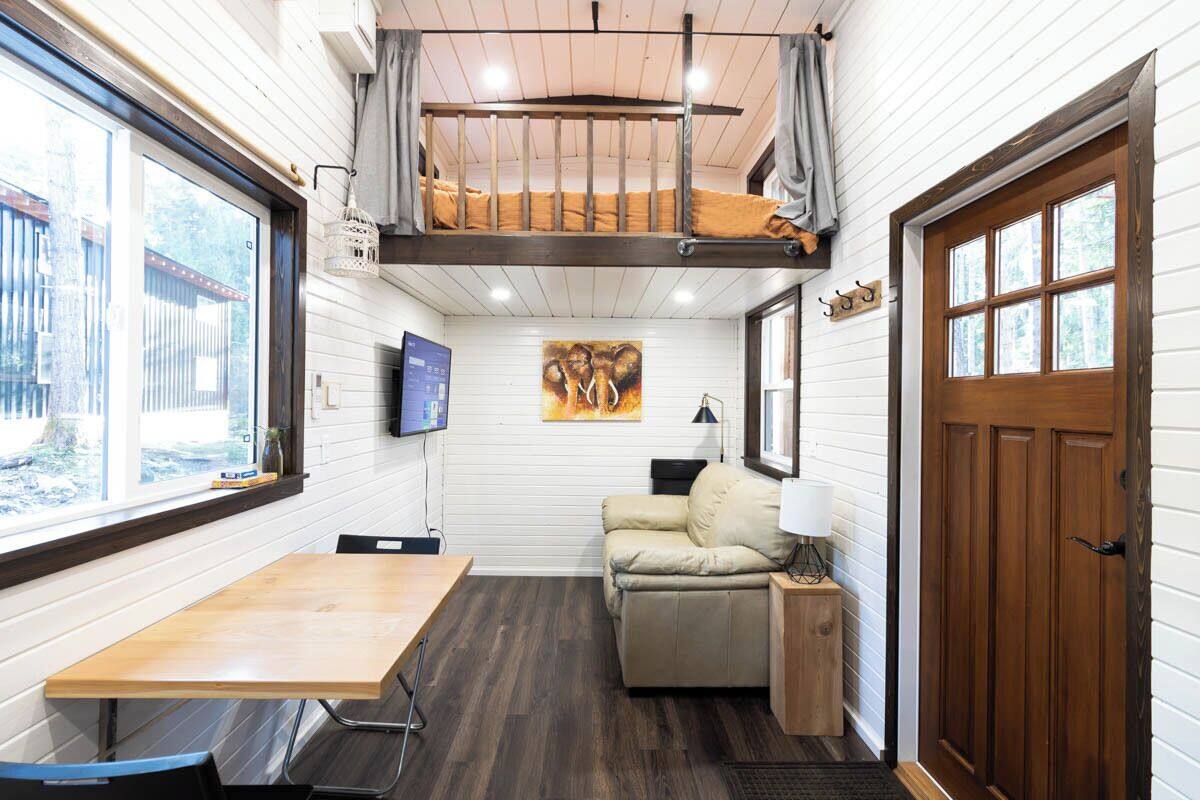 Montana | WiFi (free), bed sheets
