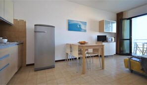Dining - Studio apartment near the sea in Lignano (Lignano Sabbiadoro)