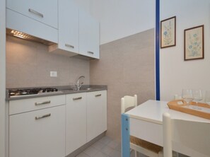 Fridge, microwave, stovetop, coffee/tea maker - Comfy one bedroom house - Beahost (Bibione)