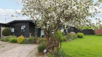 Cottage | Property grounds