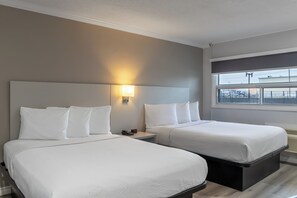 Deluxe Room, 2 Queen Beds, Non Smoking, Refrigerator & Microwave | Blackout drapes, soundproofing, iron/ironing board, free WiFi - Motel 6 – Cornwall, ON (Cornwall)