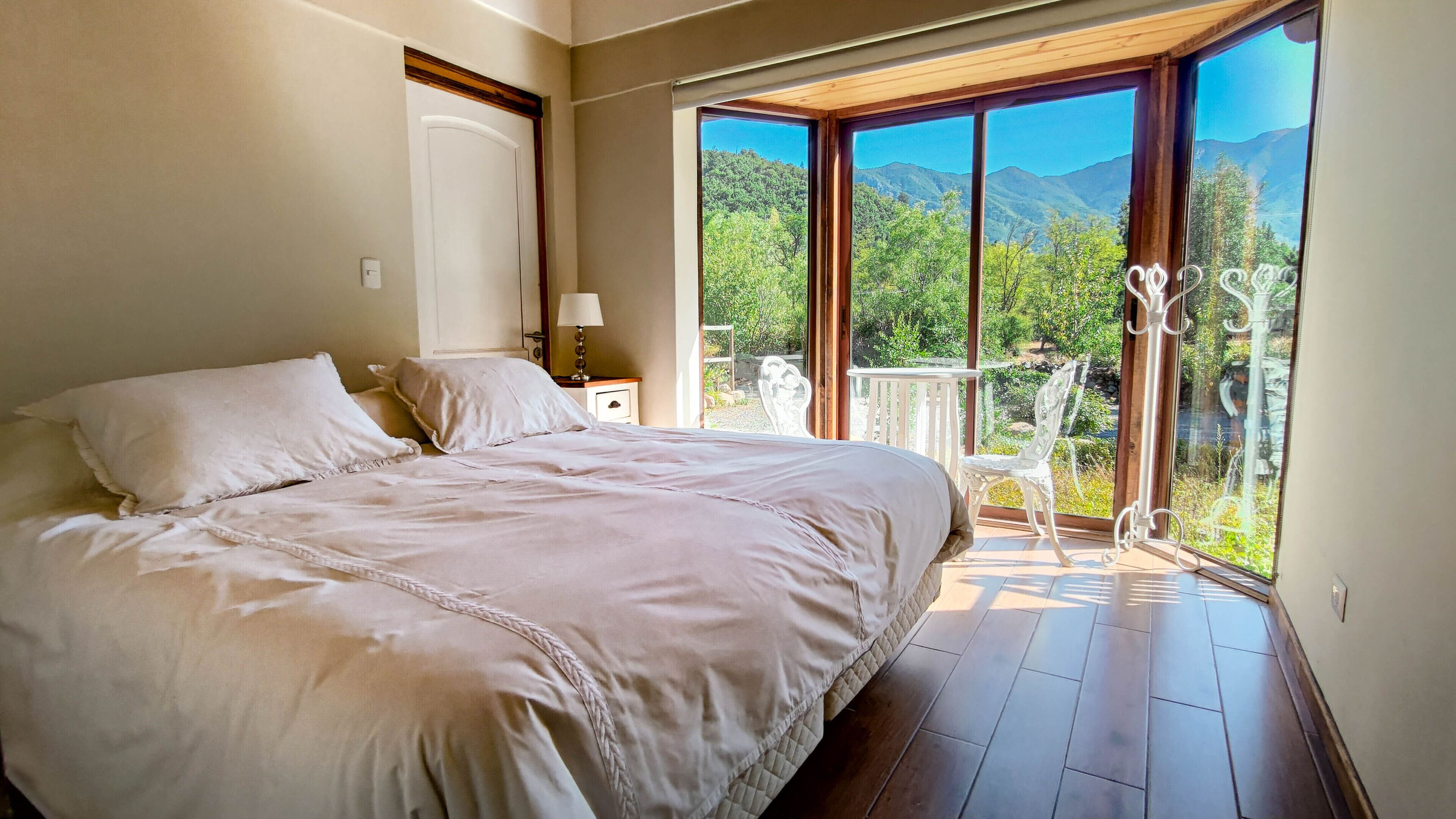 Superior chalet, 2 slaapkamers, uitzicht op bergen, aan tuin (Family chalet) | Luxe beddengoed, gratis wifi, beddengoed