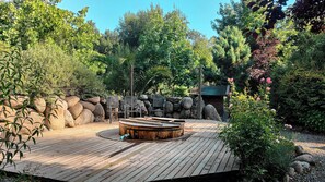 Outdoor spa tub - Tumuñan Lodge (San Fernando)
