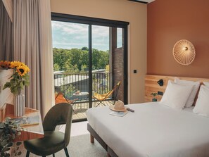 Superior Room | 1 bedroom, individually decorated, individually furnished, desk