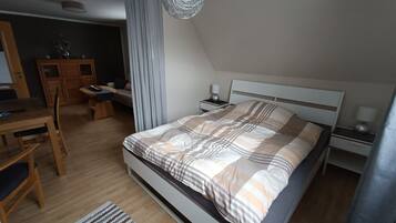 2 bedrooms, WiFi, bed sheets