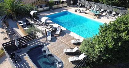 ZEcamping 4* piscine pet friendly jacuzzi chalet TV LV clim 24m2