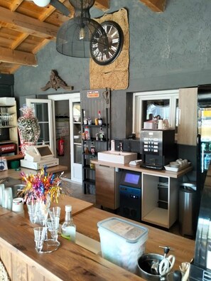 المنشأة من الداخل