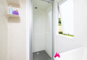 Bathroom - Camping 4 étoiles - Parc aquatique - eeiccg (Murol)