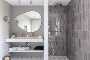 Junior Suite, 1 King Bed, Ensuite, Garden Area | Bathroom | Hair dryer, slippers, towels, soap - Le Clos Alice (Arbois)