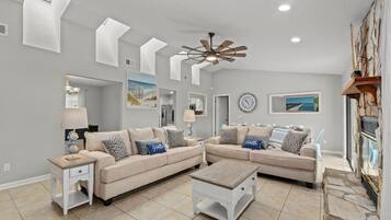 Smart TV, videojuegos, futbolito, mesa de ping pong