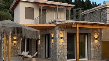 5 bedrooms