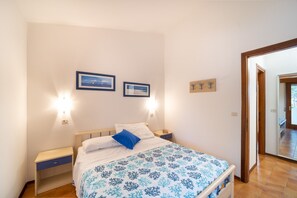 2 soverom og sengetøy