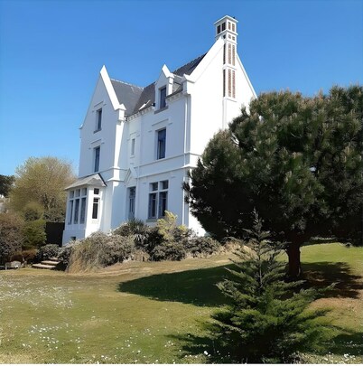 Très Belle et Grande Villa Familiale Idéalement Située au Val-andré