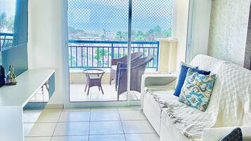 Smart TV, pebolim, mesa de pingue-pongue