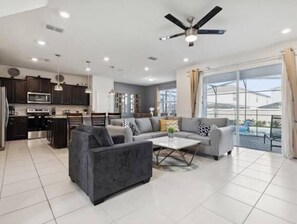 Een smart-tv, tafelvoetbal en een tafeltennistafel