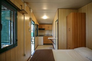 1 bedroom, WiFi - Camping 4 étoiles - Piscine - eebb00 (Meta di Sorrento)