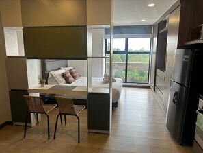 Apartment (EE07I) | 1 bedroom, premium bedding, down comforters, individually decorated