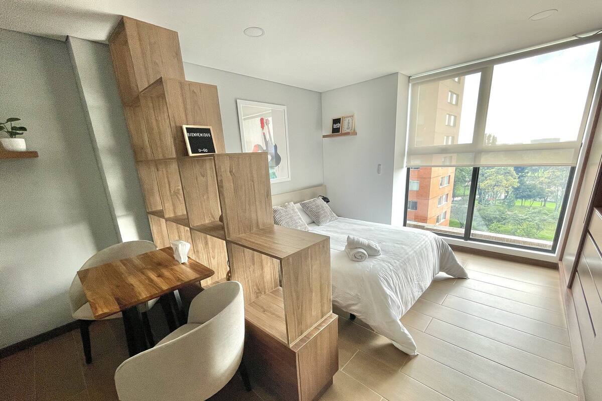 Apartamento (EE02I) | 1 dormitorio, ropa de cama de alta calidad, edredones de plumas