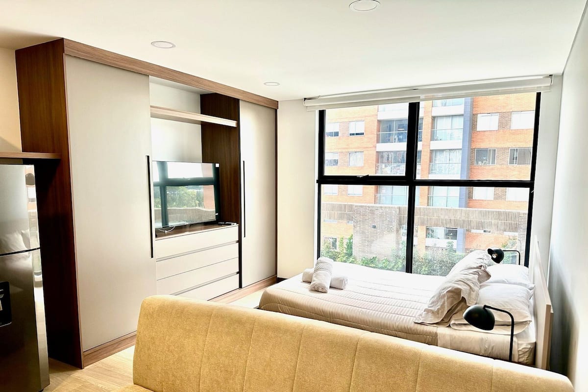 Leilighet – senior (EE06I) | 1 soverom, sengetøy av topp kvalitet, dundyner og individuelt dekorert