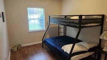 3 slaapkamers, reisbedje, gratis wifi