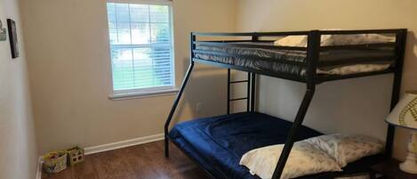 3 bedrooms, travel cot, free WiFi