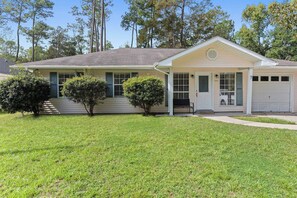 Exterior - Cottage in Diamondhead (Diamondhead)